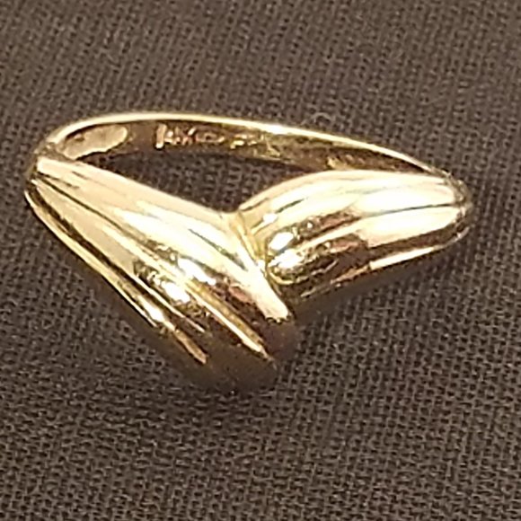 Jewelry - 14K Yellow Gold Ring